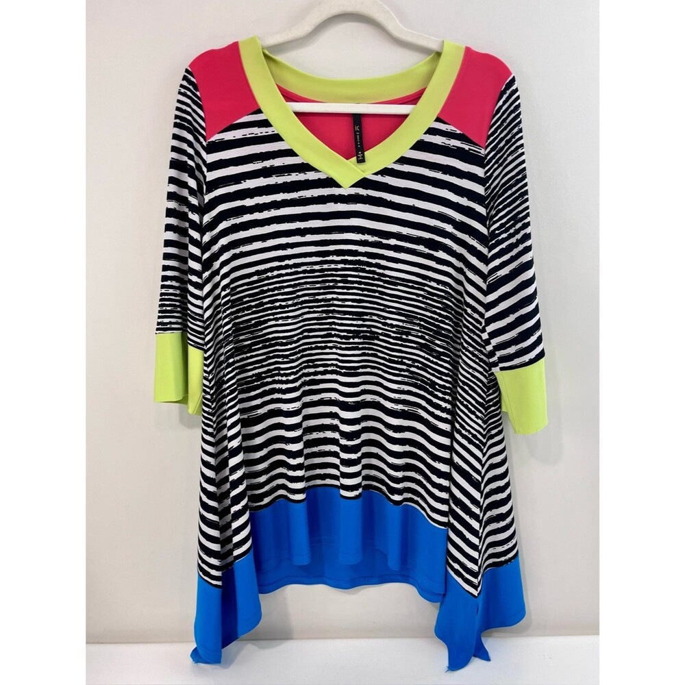 IC by Connie K top Size Medium